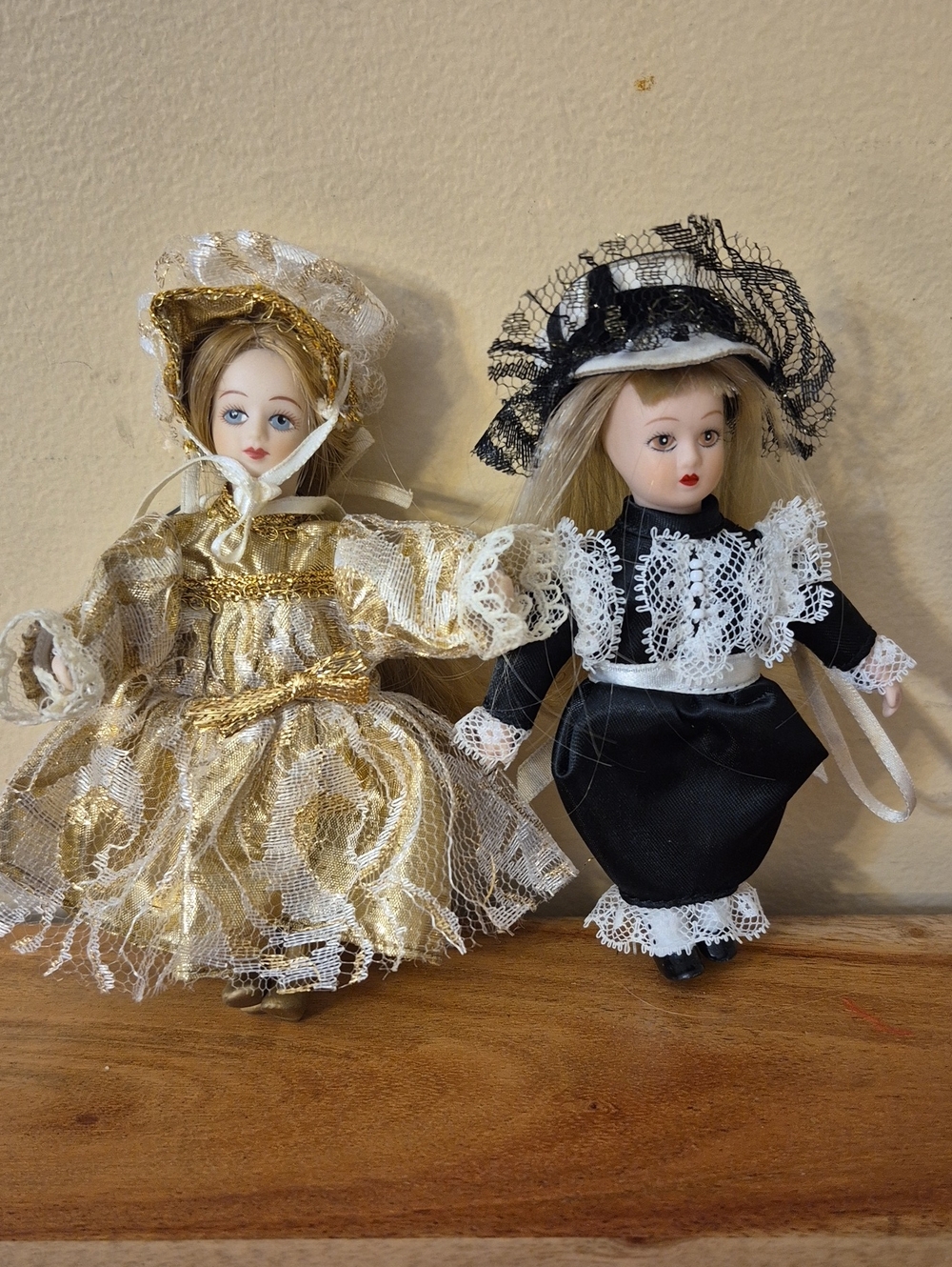 Danbury Mint The Ladies of Fashion Assorted Mini Doll Ornaments- Full Set of 25 - Picture 3 of 16